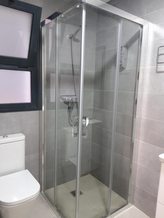 Leilighet Spacious Studio In Center With Free Parking